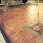 Pavimento de hormigón impreso. Modelo Piedra Irregular con cenefas